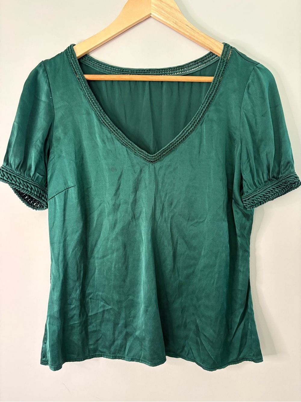 Elie Tahari Emerald Green V-Neck Short Sleeve Blouse